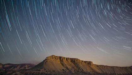 开云APP下载-中国足球比赛场面纷争不断，球员表现抢眼，我国足球比赛