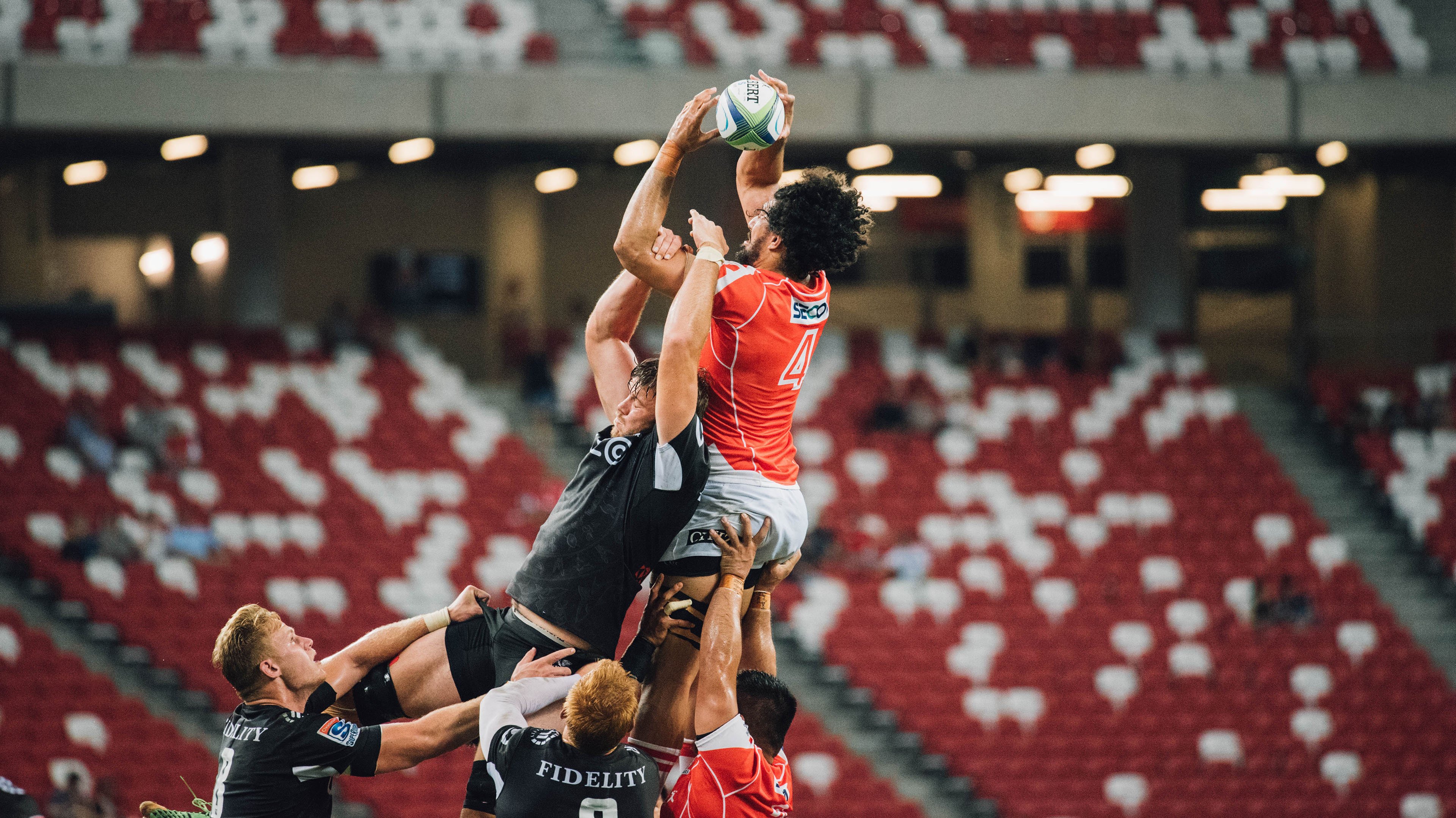 富勒姆快速渗透见长，白百合寻求中游突破，富勒姆老板